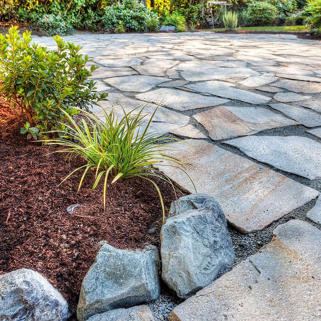 natural-stone-patios-pathways